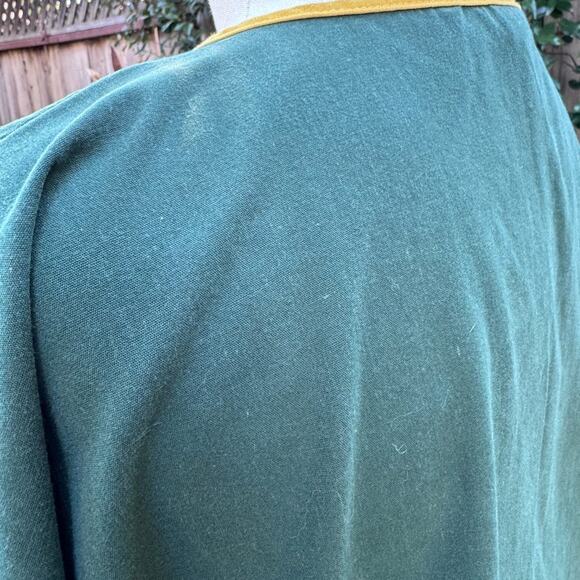 MLB Oakland A's Baseball Women’s Scrub Green Yellow Top Shirt Size Medium - Picture 5 of 9